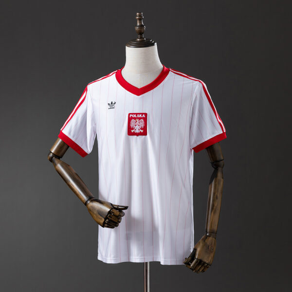 0df13b3ded-1.jpg 1982 POLAND HOME