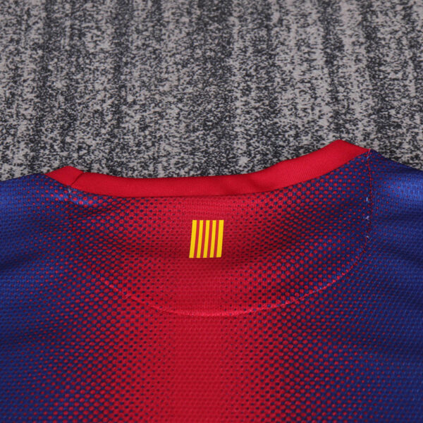 184038291f.jpg 2012-13 BARCELONA HOME KIDS KIT