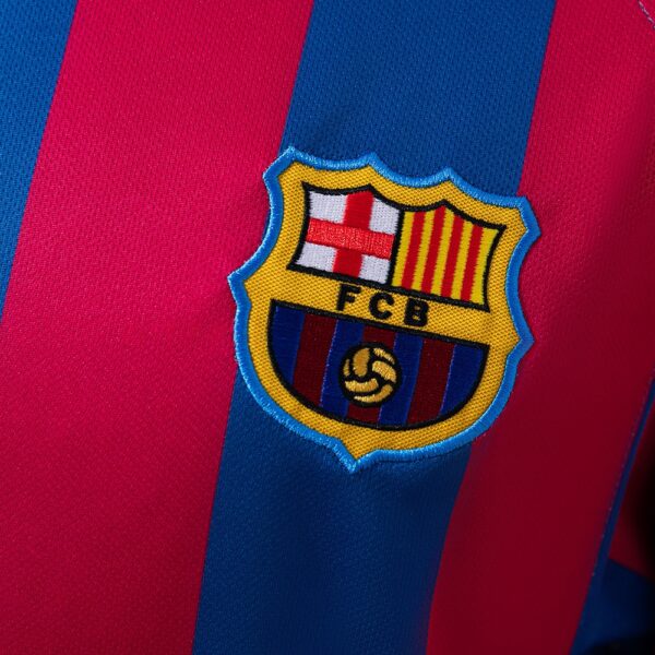 1f23c21172.jpg 2005-06 BARCELONA HOME