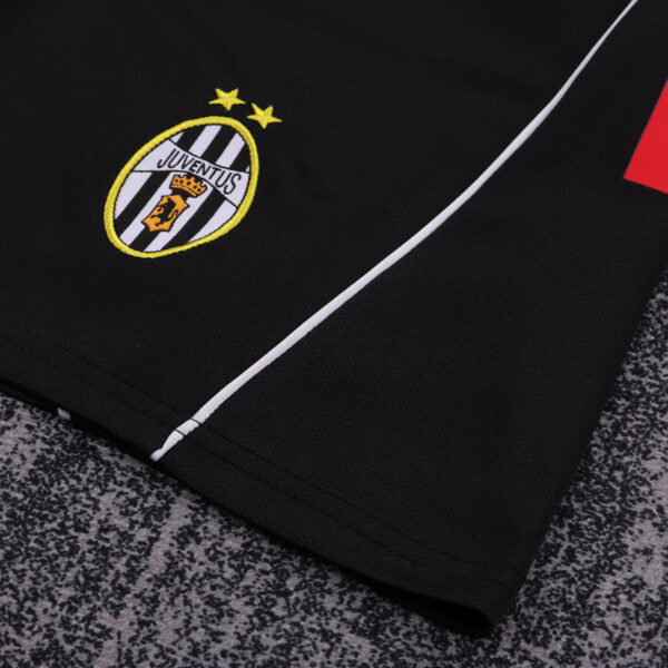 2002-03 JUVENTUS HOME KIDS KIT