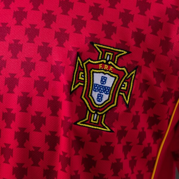 2004 PORTUGAL HOME