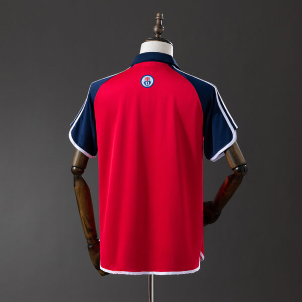 2001-02 UNIVERSIDAD DE CHILE AWAY