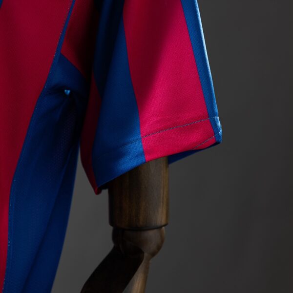 2746d62c4a.jpg 2005-06 BARCELONA HOME