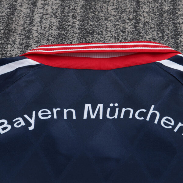 1997-98 BAYERN MUNICH HOME KIDS KIT