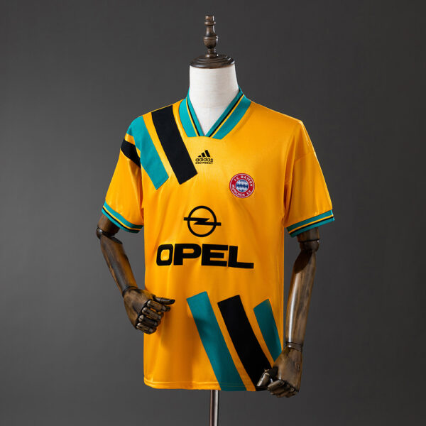 1993-94 BAYERN MUNICH AWAY