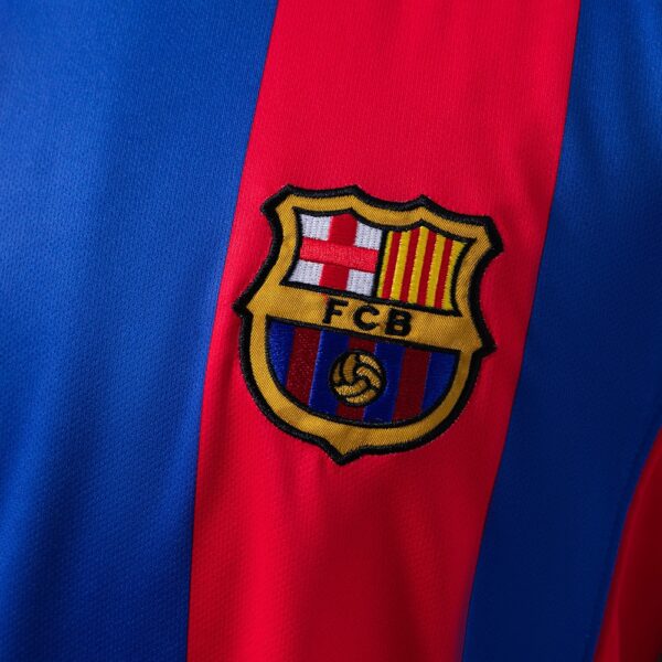 32431cd449.jpg 2004-05 BARCELONA HOME