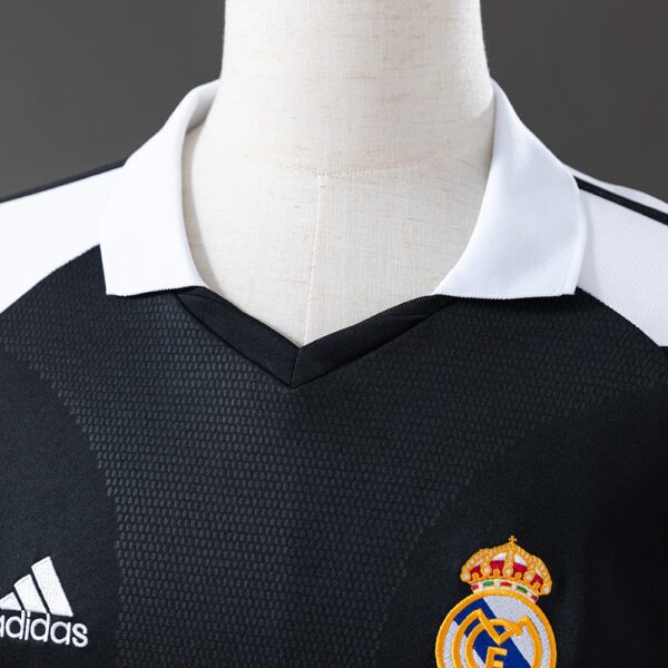 2001-02 REAL MADRID AWAY