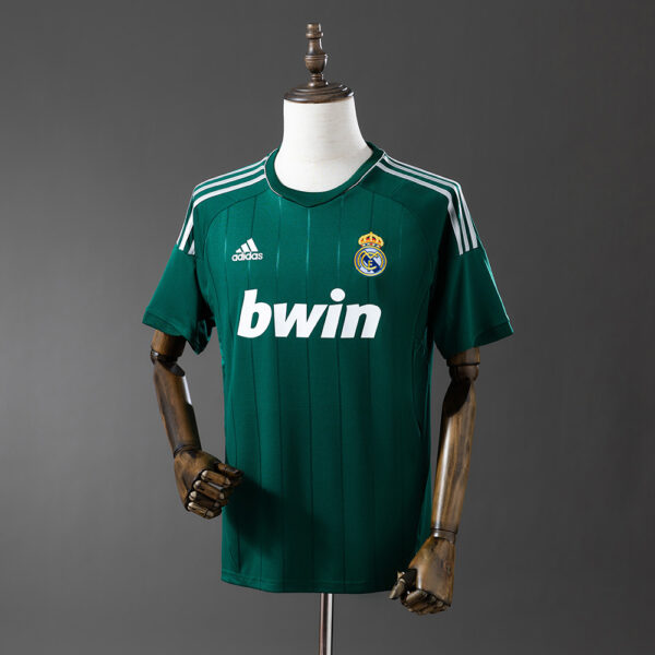 3a5f888cca.jpg 2012-13 REAL MADRID THIRD AWAY (FAN VERSION)