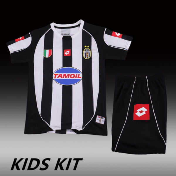 2002-03 JUVENTUS HOME KIDS KIT