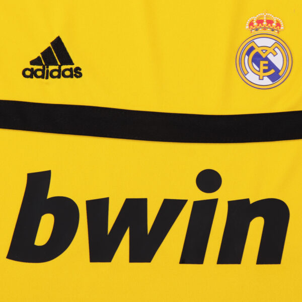 2011-12 REAL MADRID YELLOW GOALKEEPER KIDS KIT