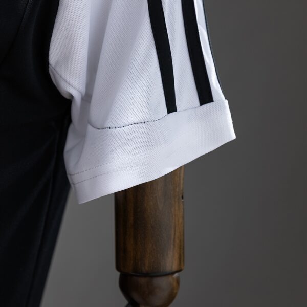 2001-02 REAL MADRID AWAY