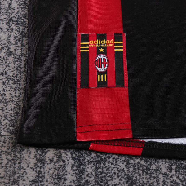 1998-99 AC MILAN HOME KIDS KIT