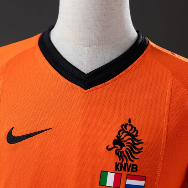 2000 NETHERLANDS HOME