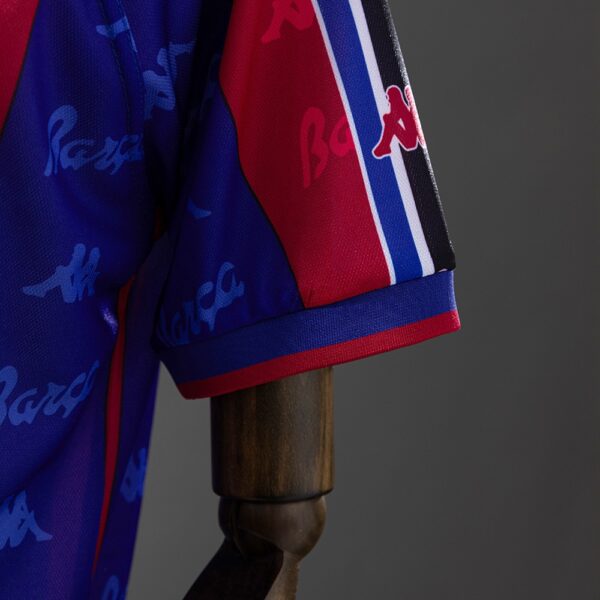 5ac13352eb.jpg 1996-97 BARCELONA HOME