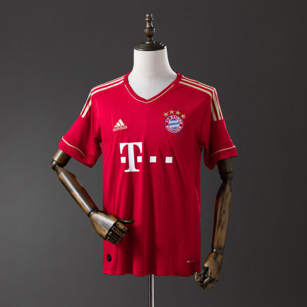 2012-13 BAYERN MUNICH HOME