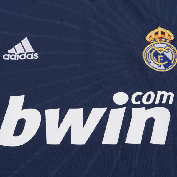 2010-11 REAL MADRID AWAY KIDS KIT