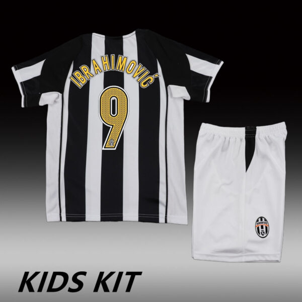 2004-05 JUVENTUS HOME KIDS KIT