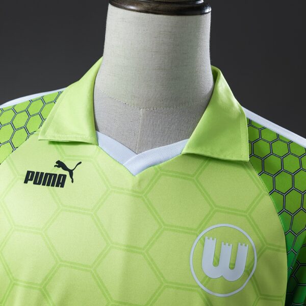 1997-98 WOLFSBURG HOME