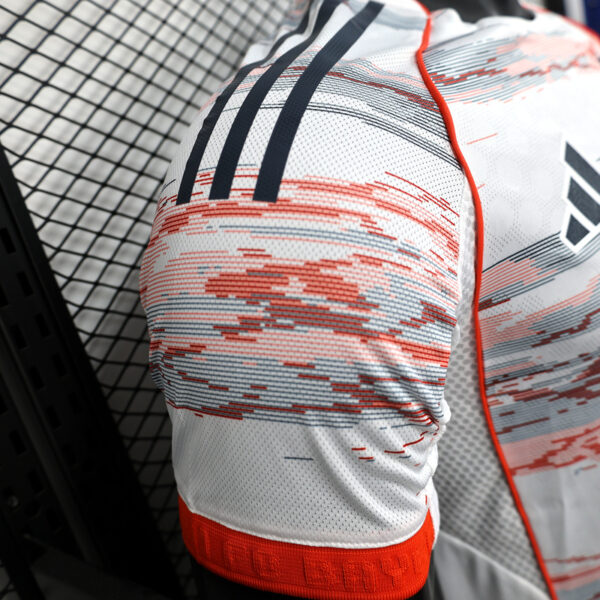 2025-26 BAYERN MUNICH AWAY PLAYER VERSION
