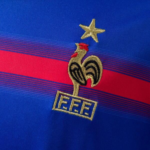 2004 FRANCE HOME