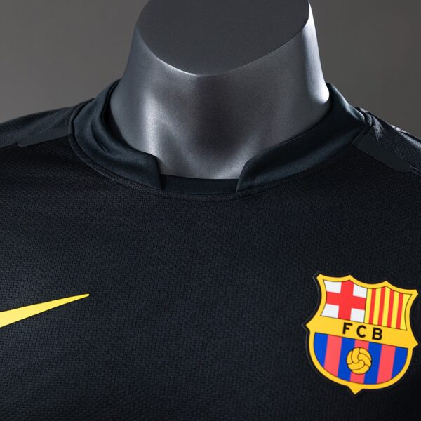 8a7b1d9a56.jpg 2011-12 BARCELONA AWAY (PLAYER VERSION)