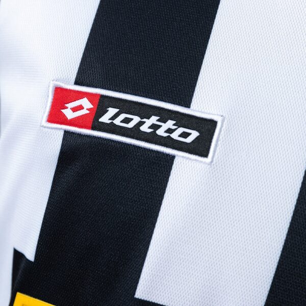 2001-02 JUVENTUS HOME