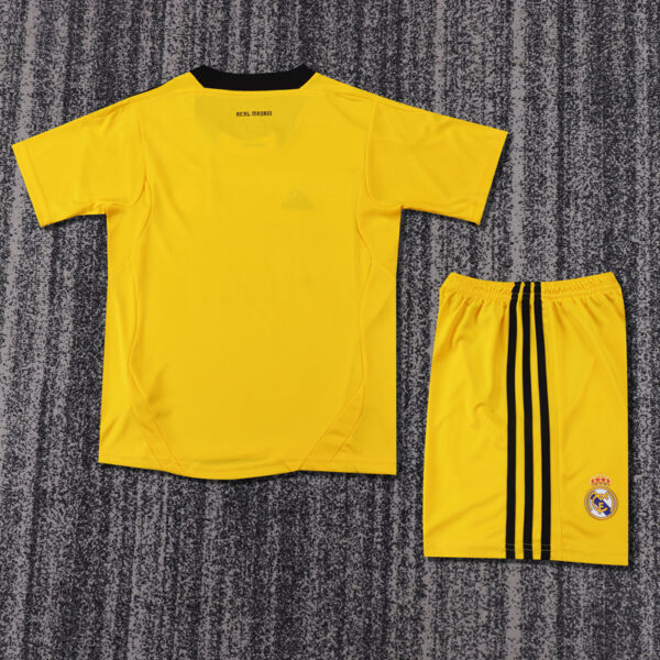 2011-12 REAL MADRID YELLOW GOALKEEPER KIDS KIT