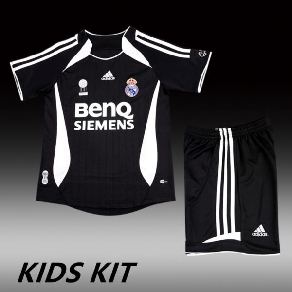 2006-07 REAL MADRID THIRD AWAY KIDS KIT