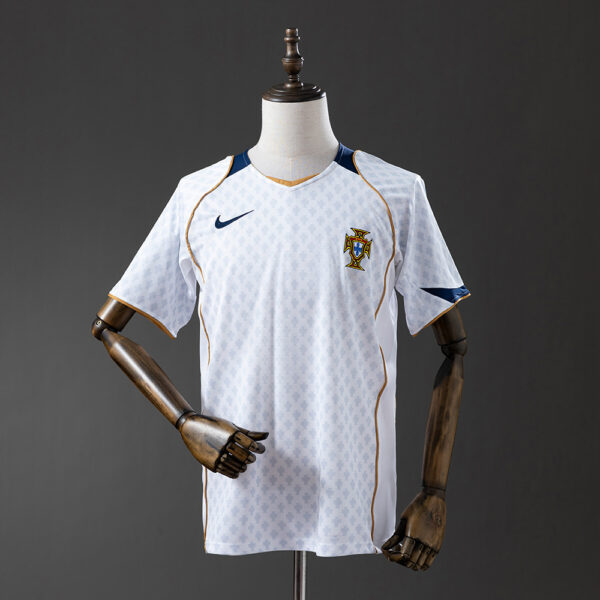 2004 PORTUGAL AWAY