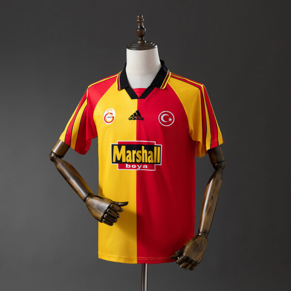 a27b32190e.jpg 1998-99 GALATASARAY HOME
