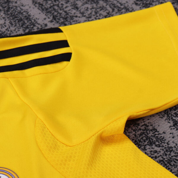 2011-12 REAL MADRID YELLOW GOALKEEPER KIDS KIT