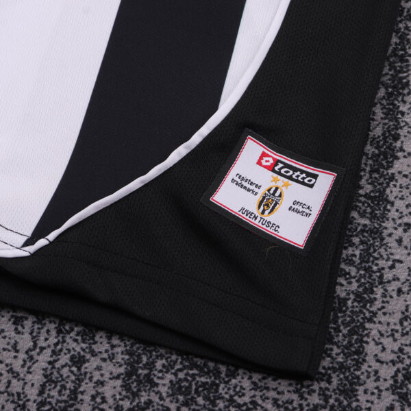 2002-03 JUVENTUS HOME KIDS KIT