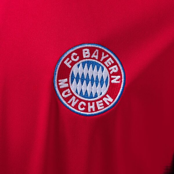 2000-01 BAYERN MUNICH HOME