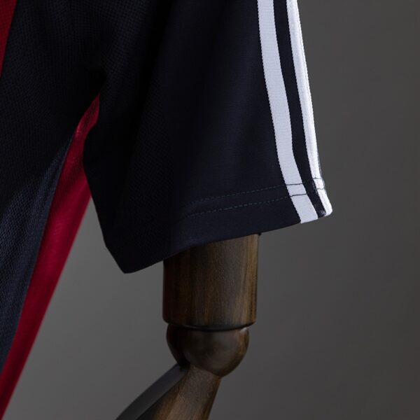 2001-02 BAYERN MÜNCHEN HOME