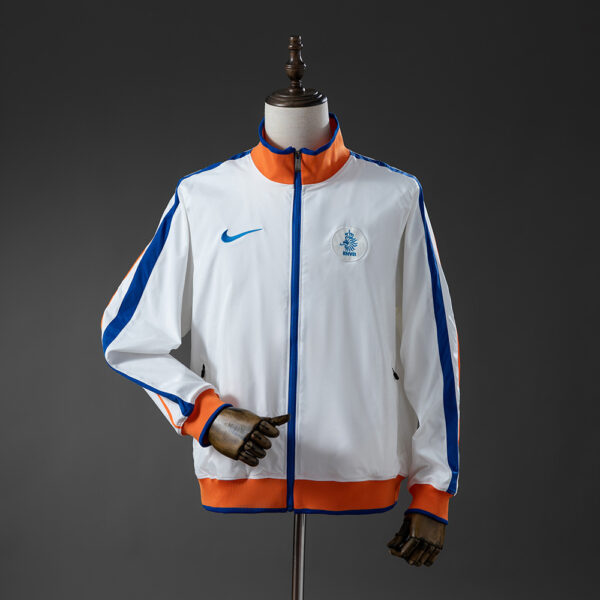b8728ec99a-2.jpg 2010-11 NETHERLANDS WINDBREAKER - WHITE