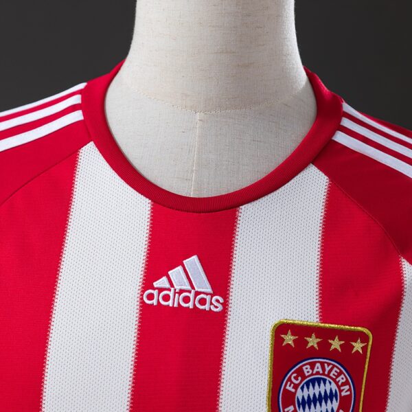 2010-11 BAYERN MUNICH HOME