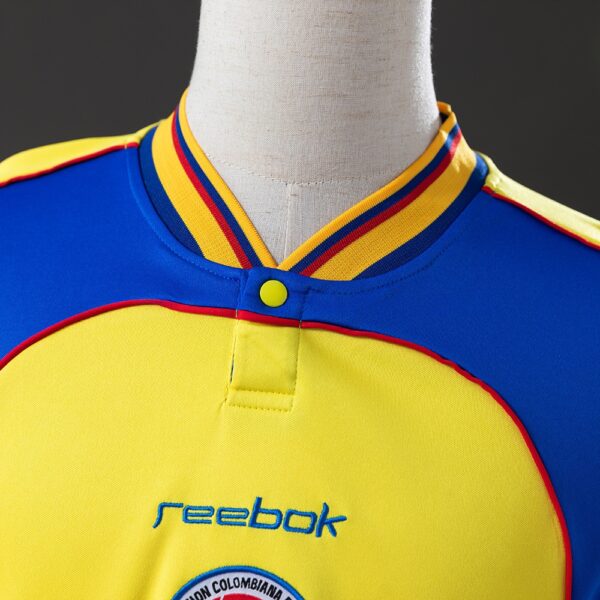 2001-02 COLOMBIA HOME
