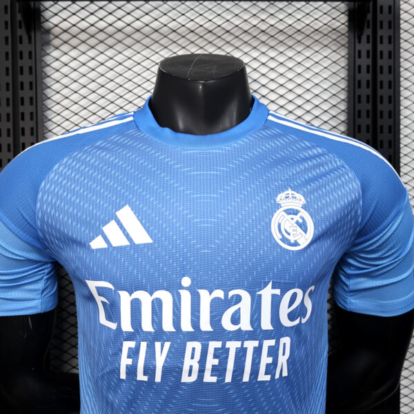 2025-26 REAL MADRID BLUE GOALKEEPER PLAYER VERSION