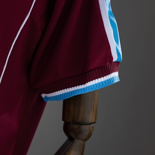 1999-01 WEST HAM UNITED HOME