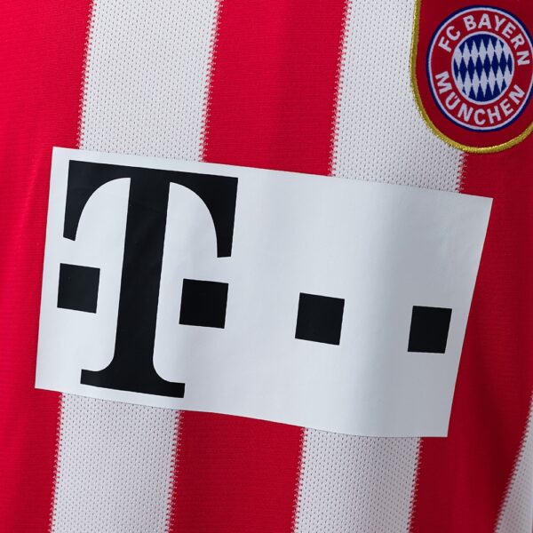 2010-11 BAYERN MUNICH HOME
