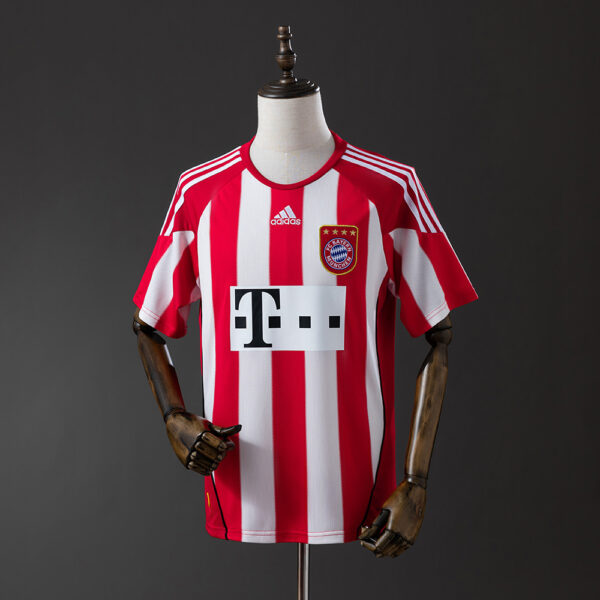 2010-11 BAYERN MUNICH HOME