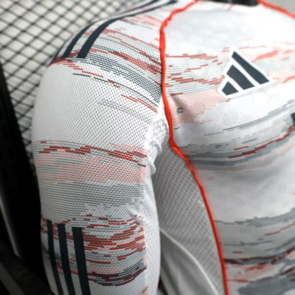 2025-26 BAYERN MUNICH AWAY LONG SLEEVE PLAYER VERSION