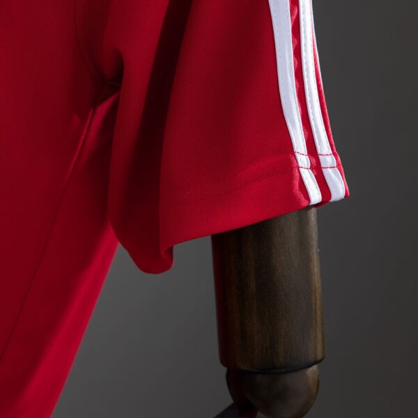 2000-01 BAYERN MUNICH HOME