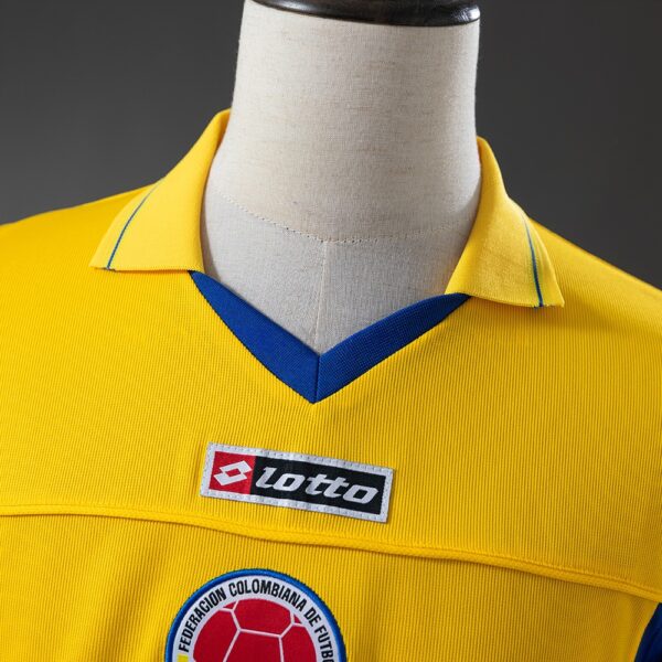 2003-05 COLOMBIA HOME
