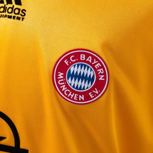 1993-94 BAYERN MUNICH AWAY
