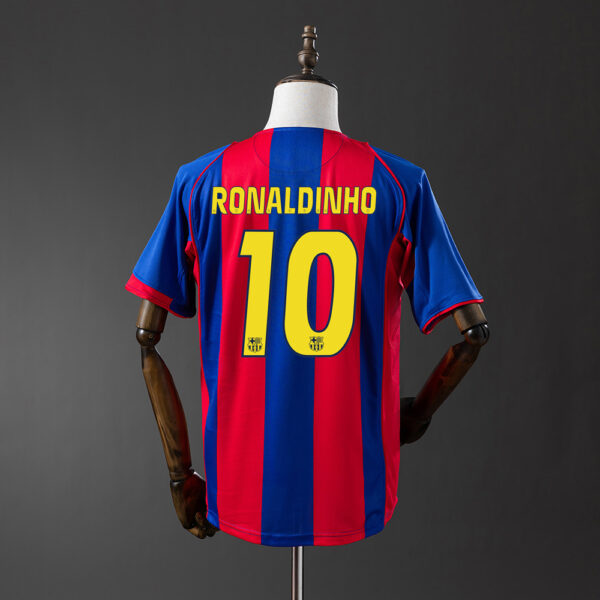 fd0c70624f.jpg 2004-05 BARCELONA HOME