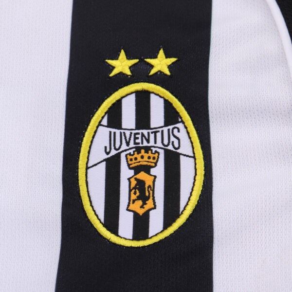 2002-03 JUVENTUS HOME KIDS KIT