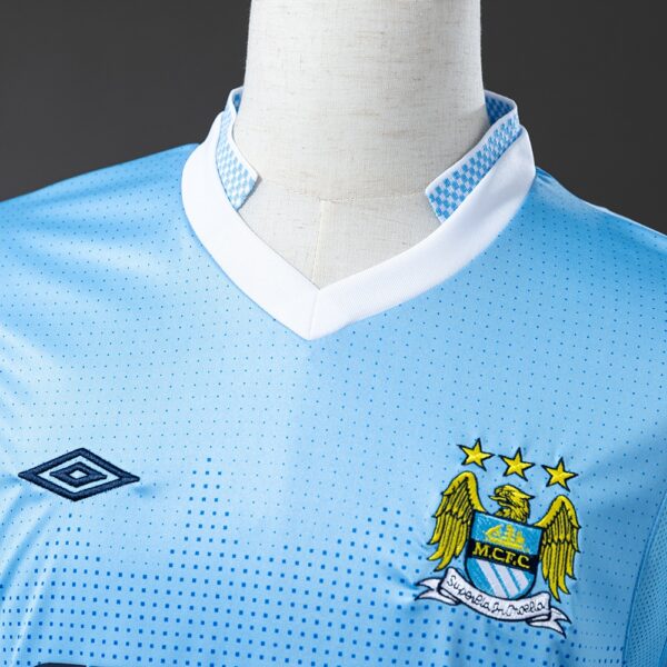2011-12 MANCHESTER CITY HOME