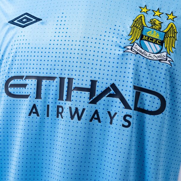 2011-12 MANCHESTER CITY HOME