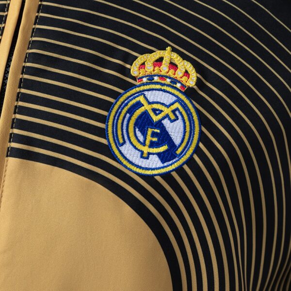 2006-07 REAL MADRID RETRO WINDBREAKER